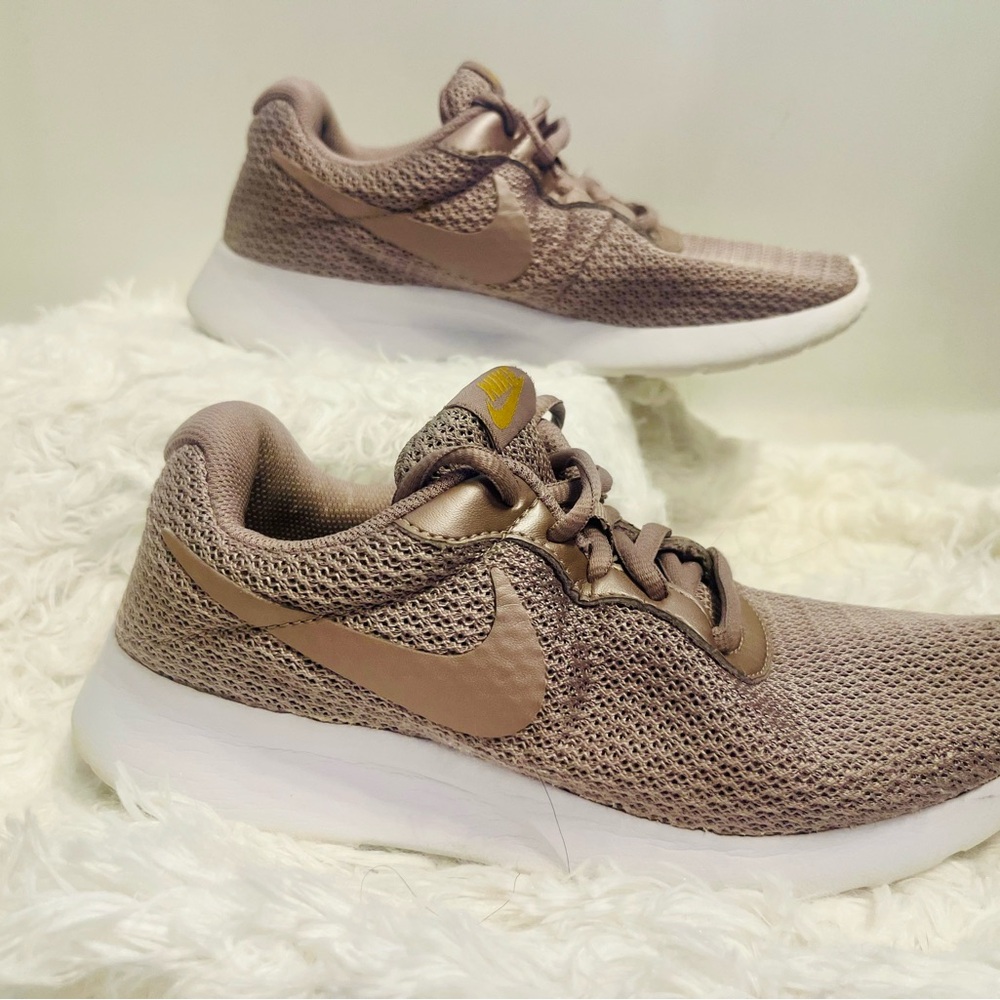 Nike Tanjun Sneakers - Taupe/Bronze Mesh - Women’s Size 6.5